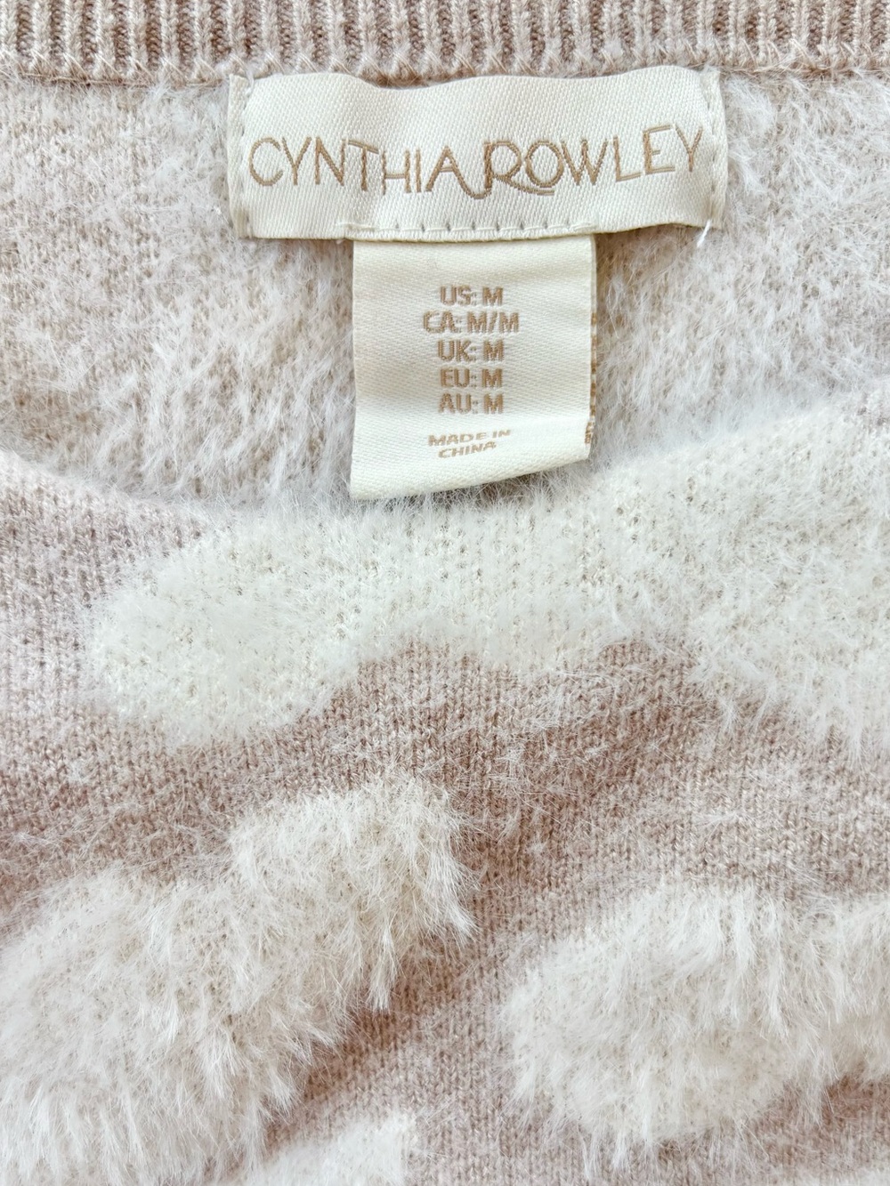 CYNTHIA ROWLEY Cozy Cream and Beige Patterned Women's Sweater - Picture 3 of 8